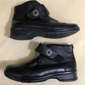 Propet Ava Leather Ankle Boots Womens 6.5 Black Metal Button